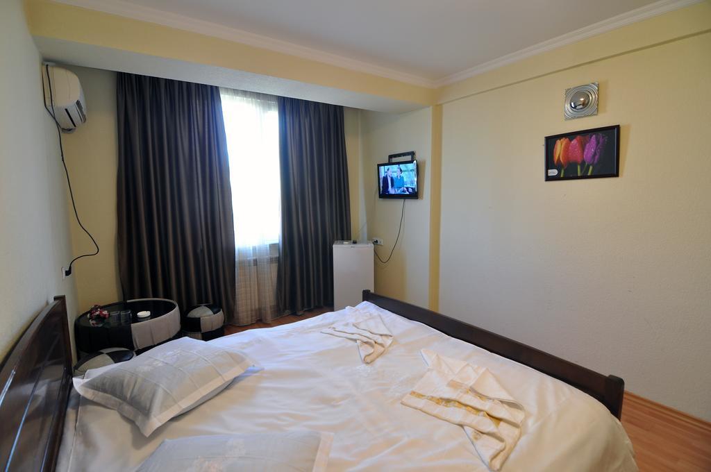 Sun Rise Hotel Τυφλίδα Εξωτερικό φωτογραφία