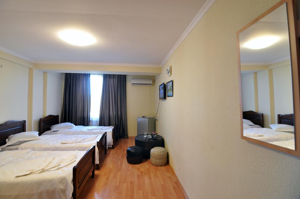 Sun Rise Hotel Τυφλίδα Δωμάτιο φωτογραφία
